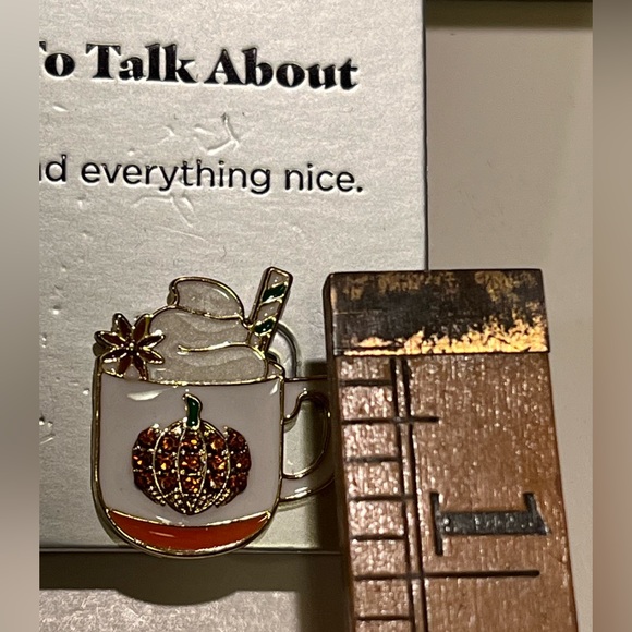 NWT SUGARFIX by BAUBLEBAR PUMPKIN SPICE EARRINGS. - Picture 6 of 6